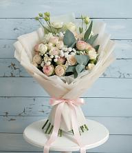 Букет цветов из:  Розы и Лизиантусы в Чамзинке
