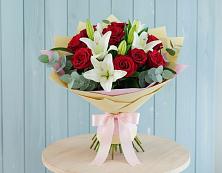 Букет цветов из:  Лилии и Розы в Чамзинке