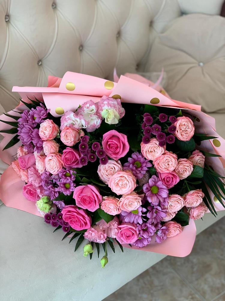 Букет цветов из: Хризантемы, Розы и Лизиантусы в Чамзинке