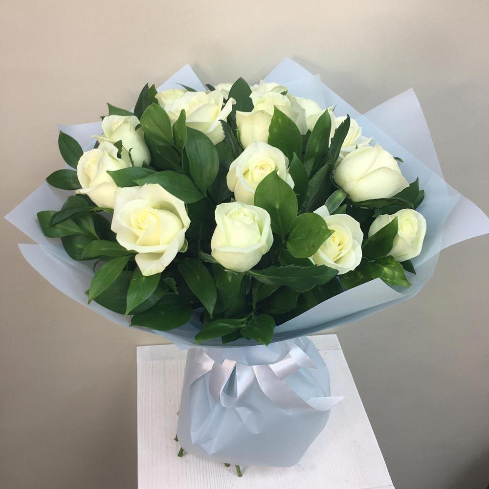 Букет 15 Белых роз Проуд в Чамзинке