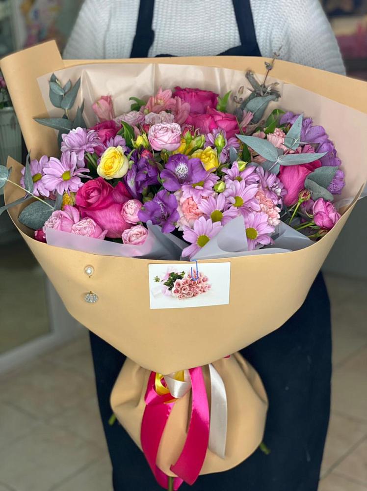 Букет цветов из: Хризантемы, Гвоздики и Альстромерии в Чамзинке