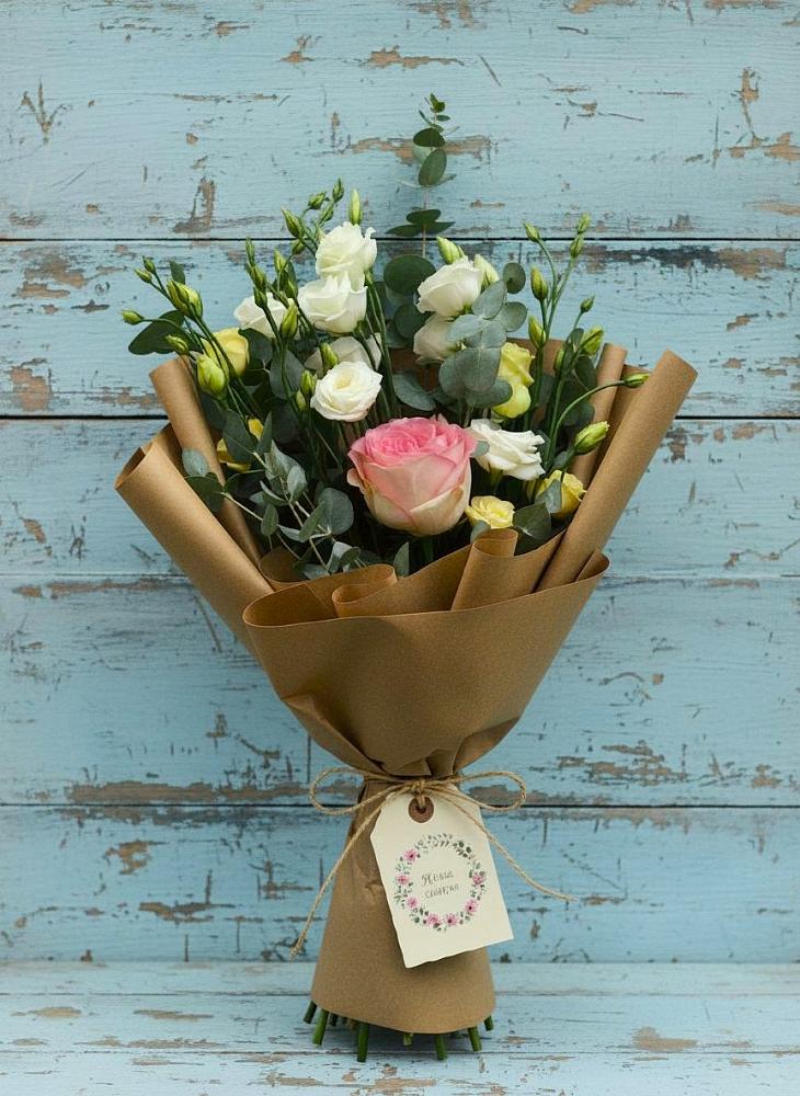 Букет цветов из: Розы и Лизиантусы в Чамзинке