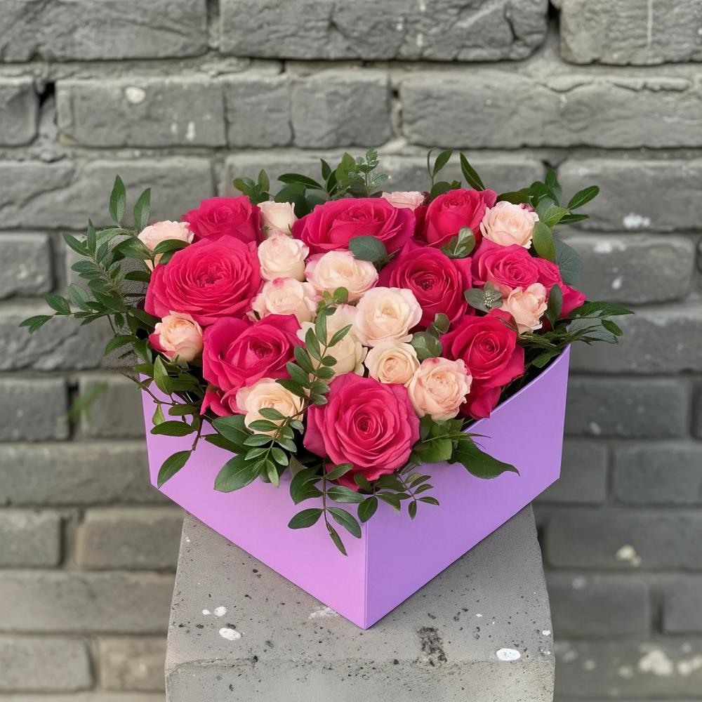 Цветочная композиция из Розы в коробке в Чамзинке