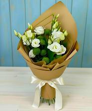 Букет цветов из:  Хризантемы и Лизиантусы в Чамзинке