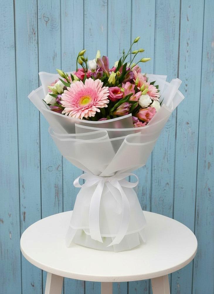 Букет цветов из: Герберы, Альстромерии и Лизиантусы в Чамзинке