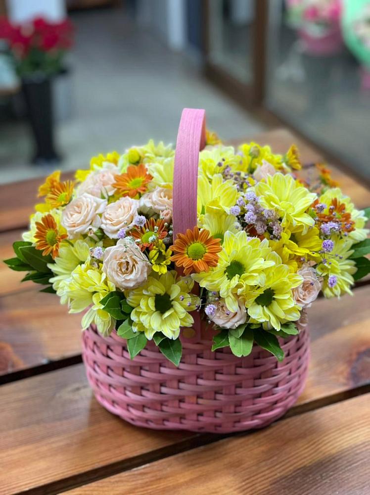 Цветочная композиция из Хризантемы и Розы в корзине в Чамзинке
