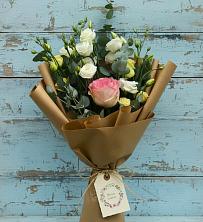 Букет цветов из:  Розы и Лизиантусы в Чамзинке