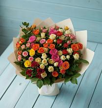 Букет Микс из разноцветных кустовых роз в Чамзинке
